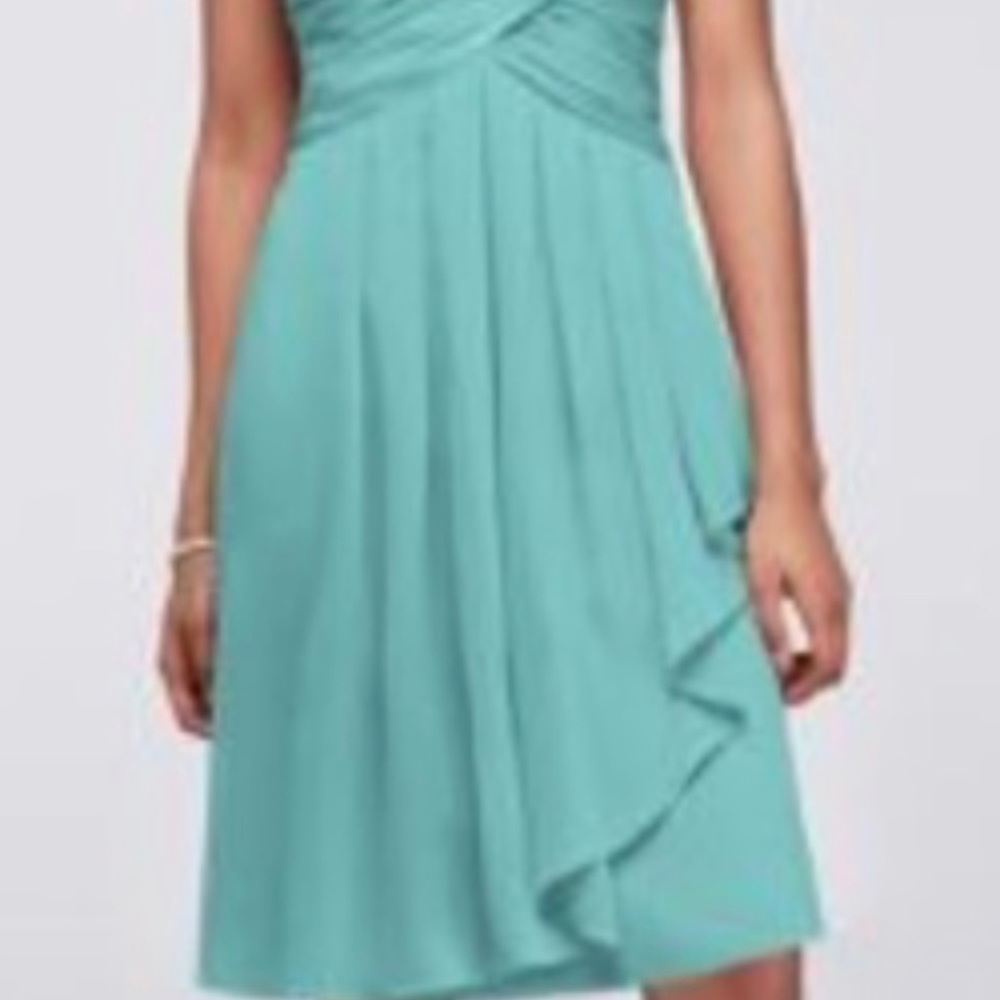David’s Bridal F14847 Short Chiffon Dress with Front Cascade Strapless Size 20.